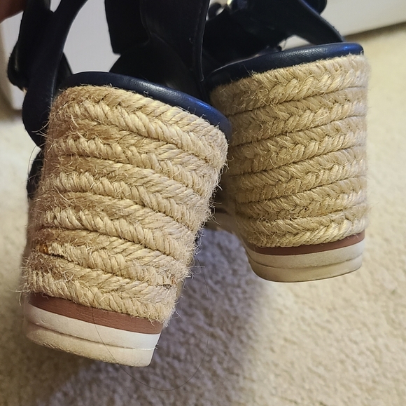 Marc Fisher wedge sandals - Picture 5 of 6